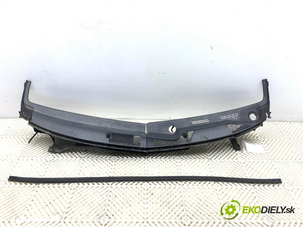 HONDA JAZZ II liftback 2007 61 kW 1.3 iDSi (GD1) 1339 Torpédo, plast pod čelné okno 74210-SAA (Torpédo (plast pod čelným sklom))