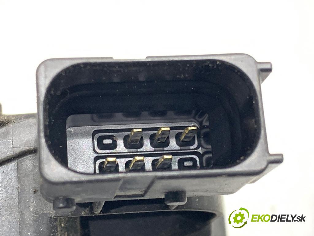 OPEL CORSA D liftback 2007 66 kW 1.4 (L08, L68) 1364 zámok Dvere ľavy zad 13258265