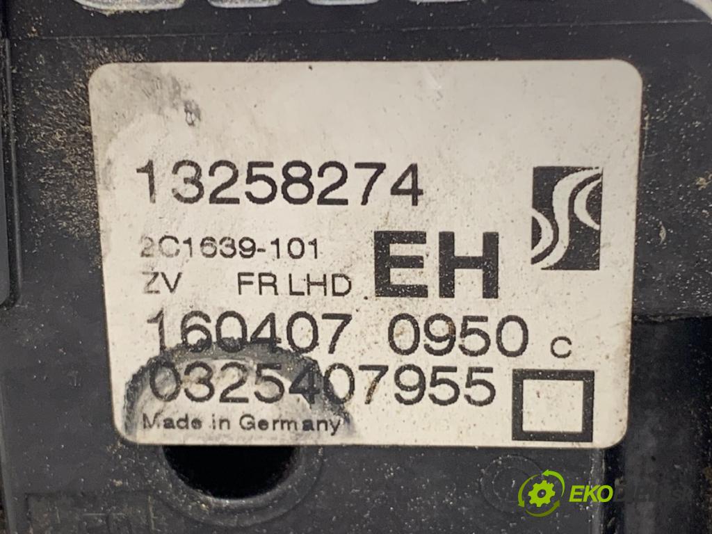 OPEL CORSA D liftback 2007 66 kW 1.4 (L08, L68) 1364 zámok Dvere pravy predný 13258274