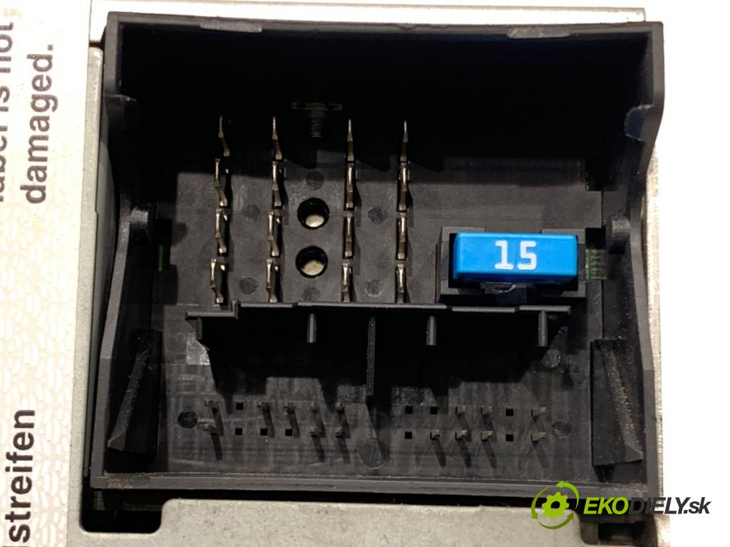 OPEL CORSA D liftback 2007 66 kW 1.4 (L08, L68) 1364 RADIO 13254192 (Audio zariadenie)