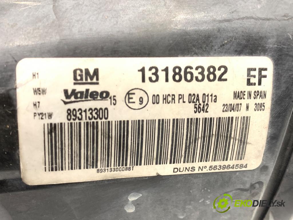 OPEL CORSA D liftback 2007 66 kW 1.4 (L08, L68) 1364 Svetlomet pravy predný 13186382