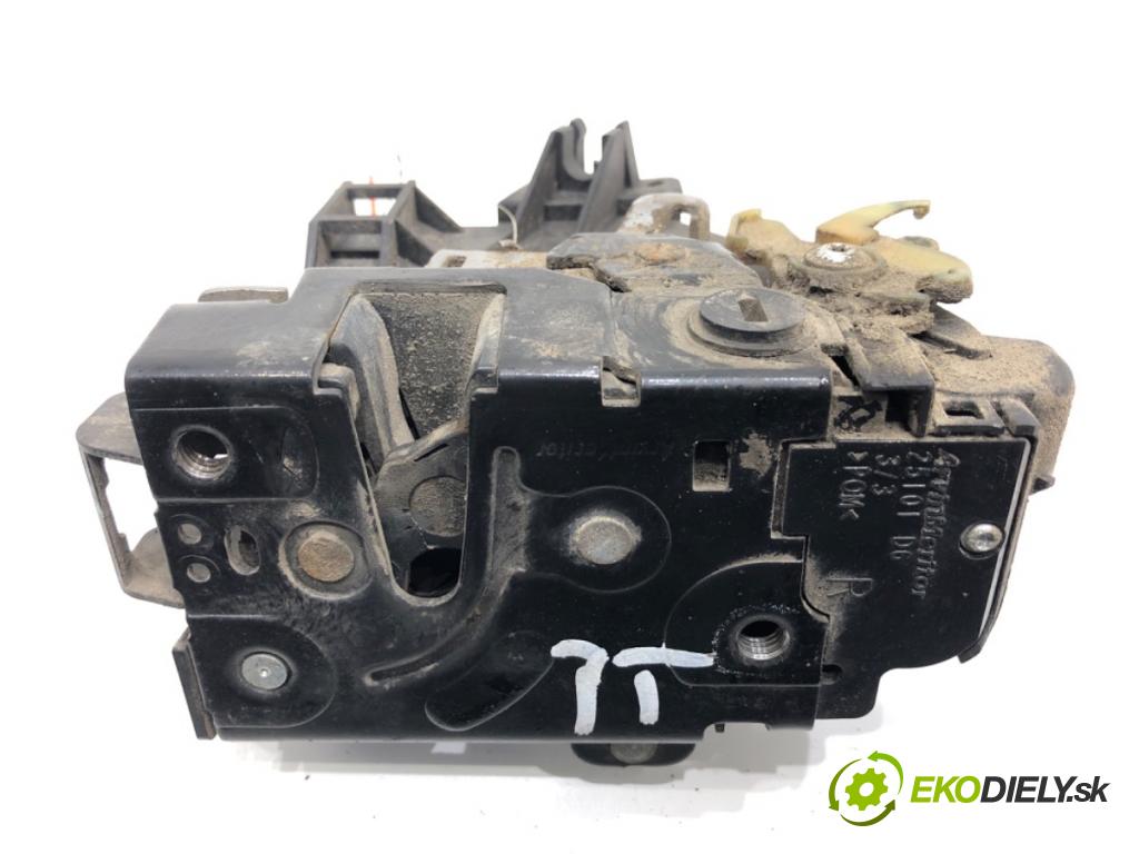 SKODA ROOMSTER nadwozie zamknięte / kombi 2007 59 kW 1.4 TDI 1422 zámok Dvere pravy zad 5J7839016