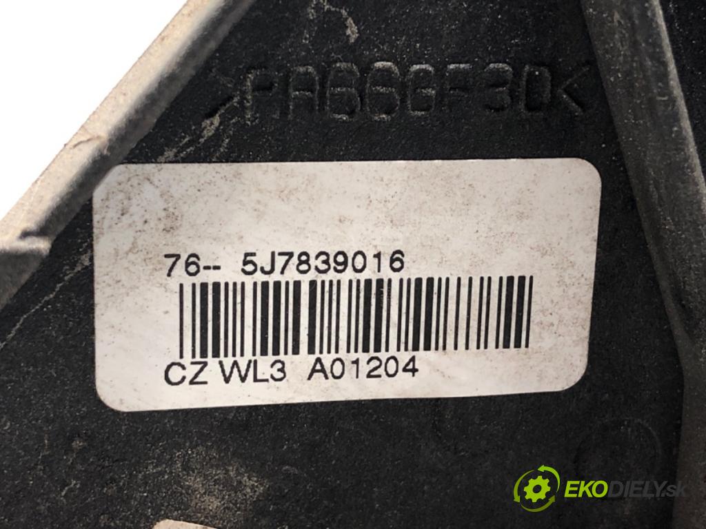 SKODA ROOMSTER nadwozie zamknięte / kombi 2007 59 kW 1.4 TDI 1422 zámok Dvere pravy zad 5J7839016