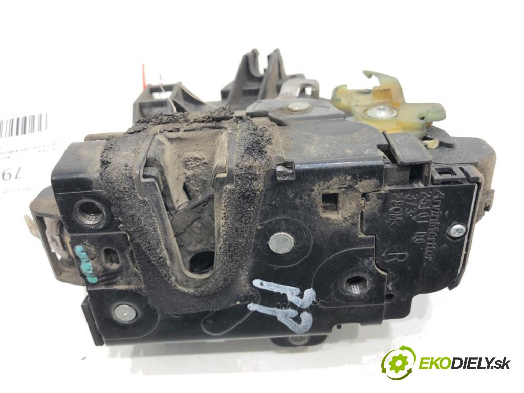 SKODA ROOMSTER nadwozie zamknięte / kombi 2007 59 kW 1.4 TDI 1422 zámok Dvere pravy predný 3B1837016BR