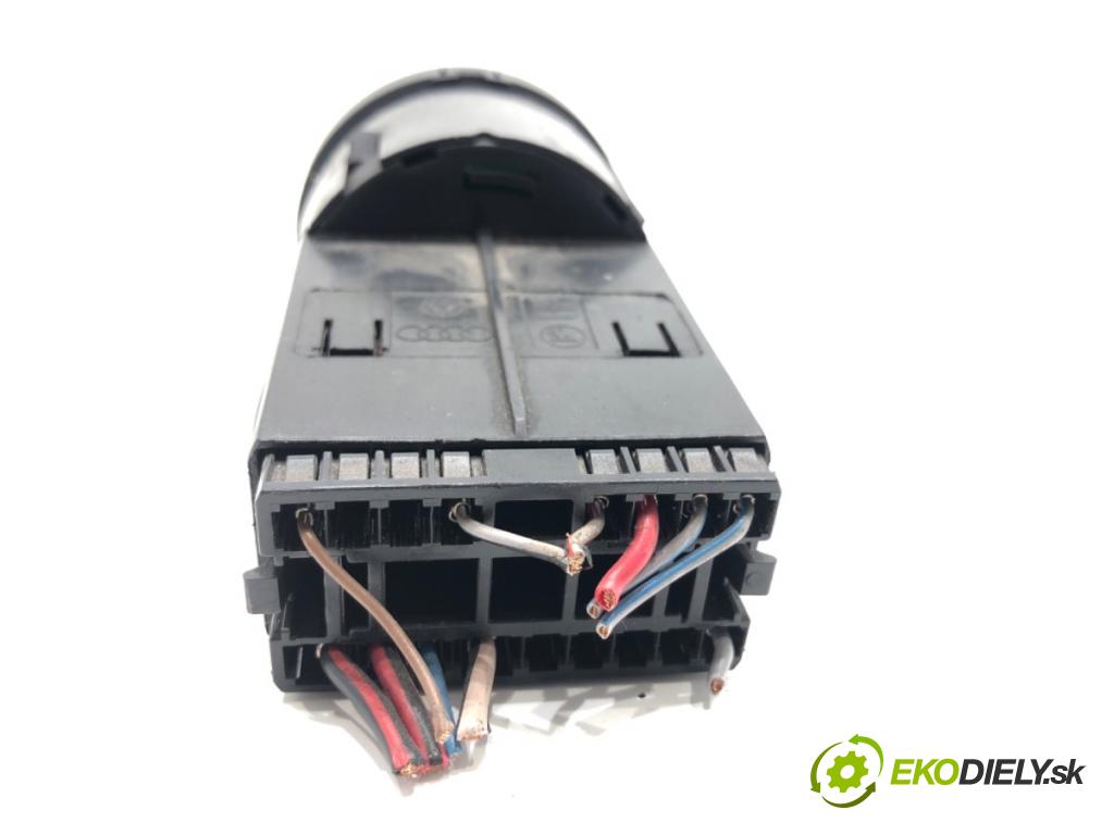 SKODA ROOMSTER nadwozie zamknięte / kombi 2007 59 kW 1.4 TDI 1422 Spínač svetiel 3B0941531B