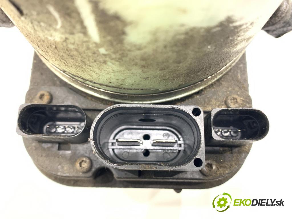 SKODA ROOMSTER nadwozie zamknięte / kombi 2007 59 kW 1.4 TDI 1422 pumpa servočerpadlo 6Q0423156AB (Servočerpadlo)