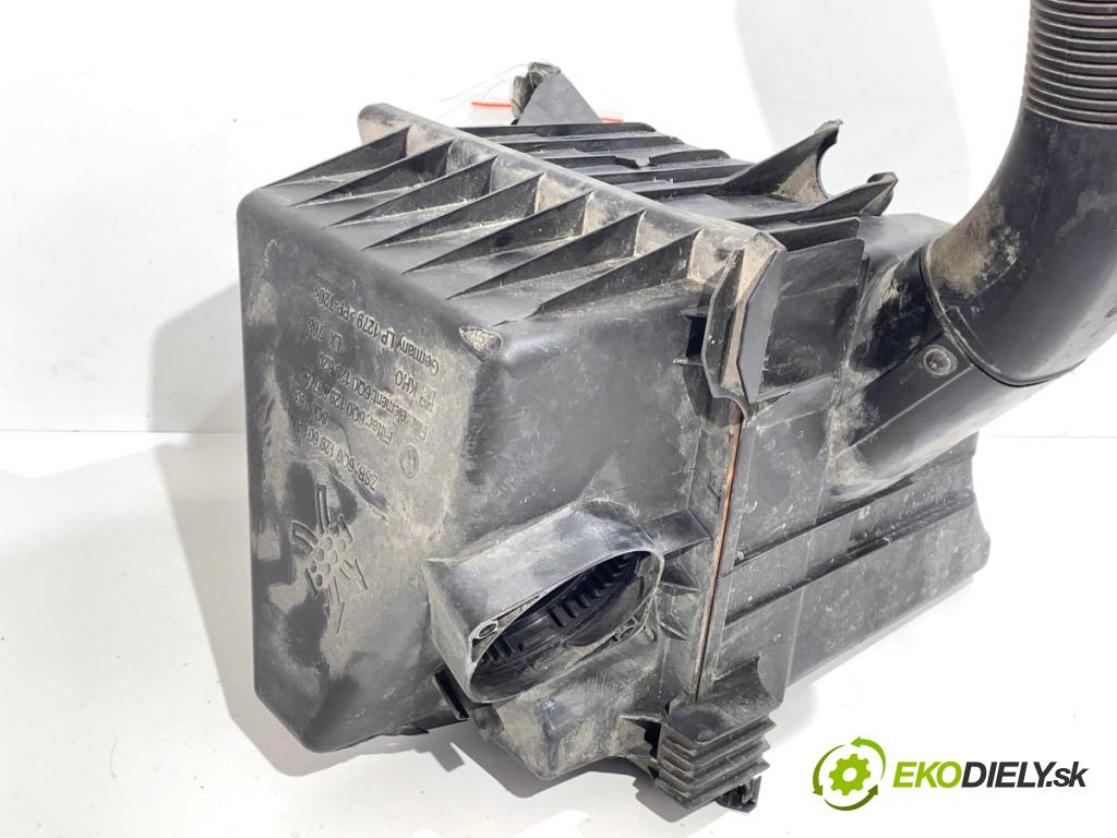 SKODA ROOMSTER nadwozie zamknięte / kombi 2007 59 kW 1.4 TDI 1422 Obal filtra vzduchu 6Q0129607AR (Obal vzduchového filtra)