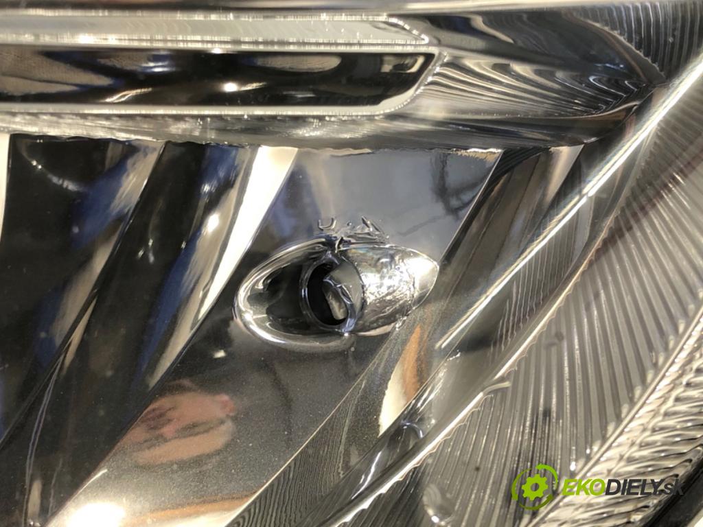 SKODA ROOMSTER nadwozie zamknięte / kombi 2007 59 kW 1.4 TDI 1422 Svetlomet ľavy predný