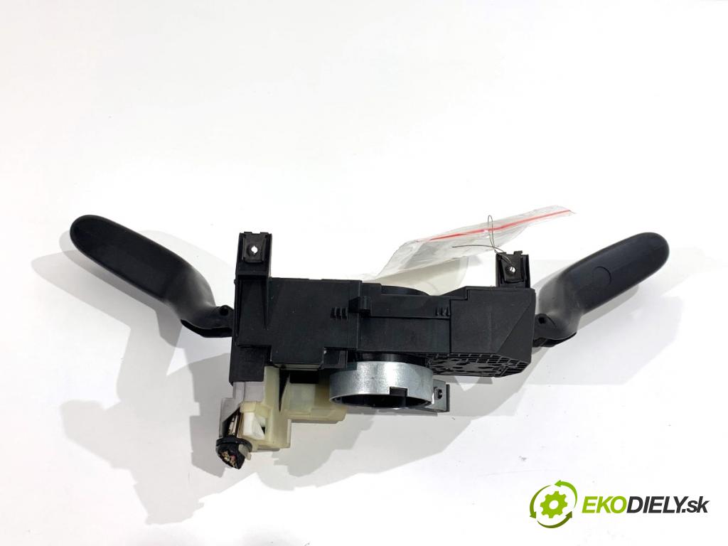 SKODA ROOMSTER nadwozie zamknięte / kombi 2007 59 kW 1.4 TDI 1422 Prepínač kombinovaný 7H0953503BH (Prepínacie páčky pod volantom)