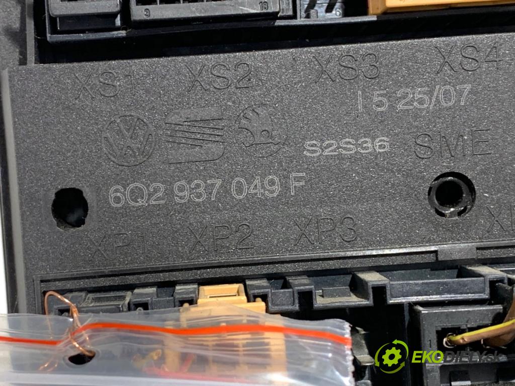 SKODA ROOMSTER nadwozie zamknięte / kombi 2007 59 kW 1.4 TDI 1422 Modul komfortu 6Q2937049F (Modul komfortu)