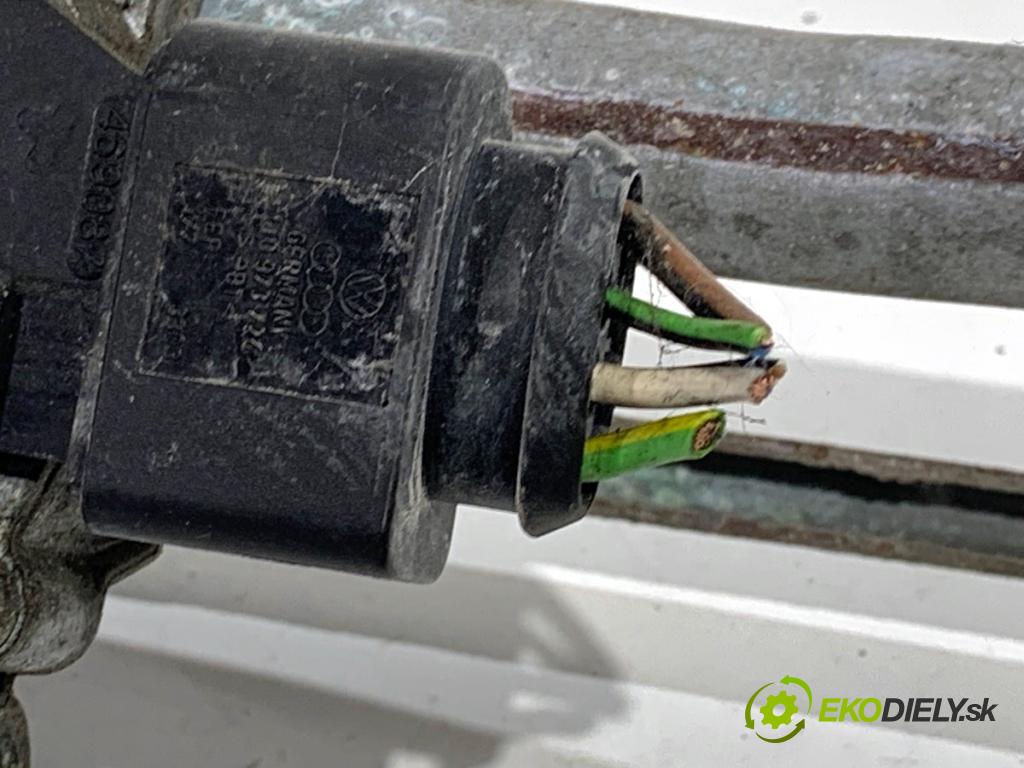 SKODA ROOMSTER nadwozie zamknięte / kombi 2007 59 kW 1.4 TDI 1422 Mechanizmus stieračov predný 5J1955113B (Motorček stieračov predný)