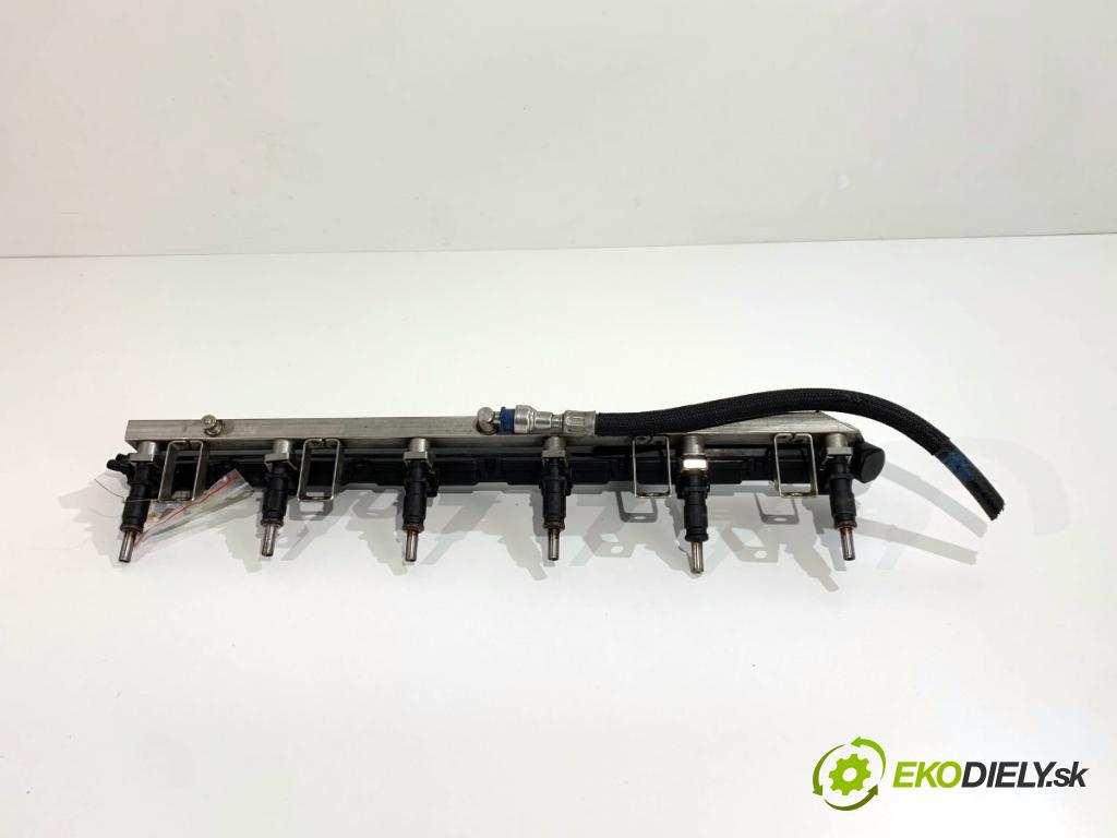 BMW E92 coupe 2006 200 kW 330 i 2996 Lišta vstrekovacia 7542541 (Vstrekovacia lišta)