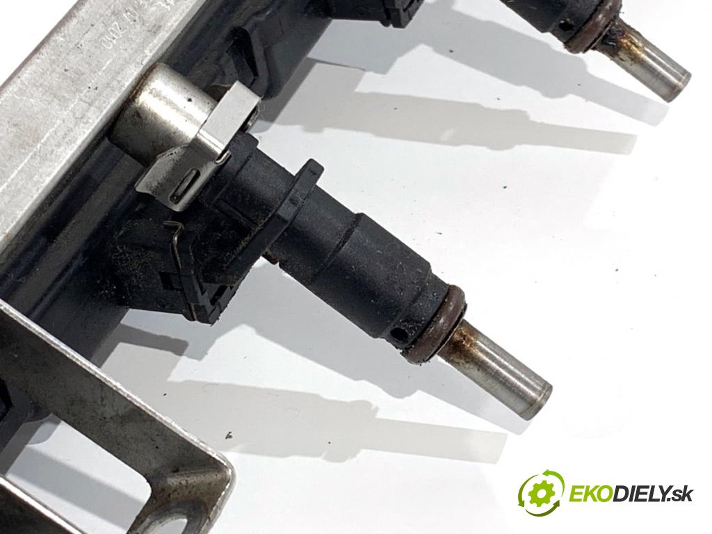 BMW E92 coupe 2006 200 kW 330 i 2996 Lišta vstrekovacia 7542541 (Vstrekovacia lišta)