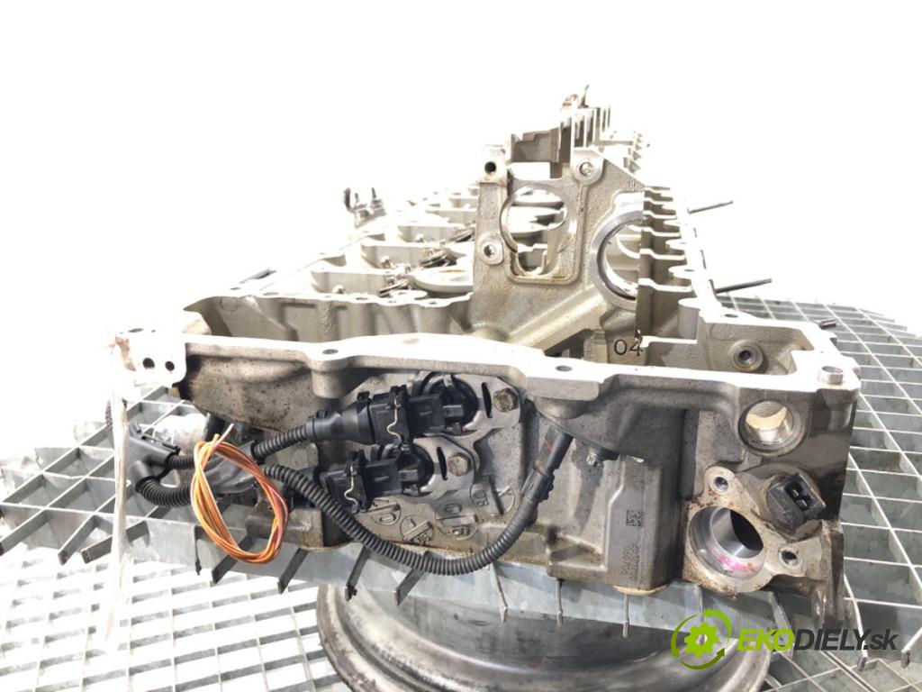 BMW E92 coupe 2006 200 kW 330 i 2996 Hlava valcov N52B30A (Hlava valcov)