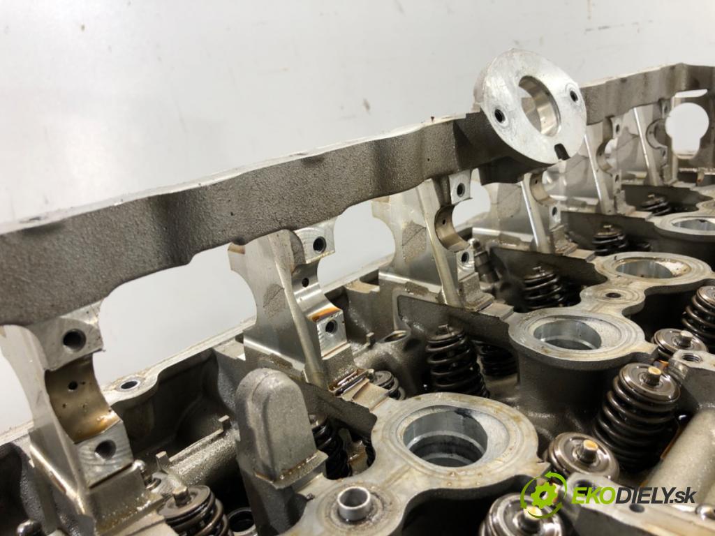 BMW E92 coupe 2006 200 kW 330 i 2996 Hlava valcov N52B30A (Hlava valcov)