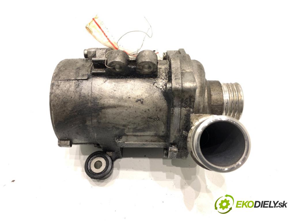 BMW E92 coupe 2006 200 kW 330 i 2996 Pumpa vody 307076030 (Vodná pumpa)