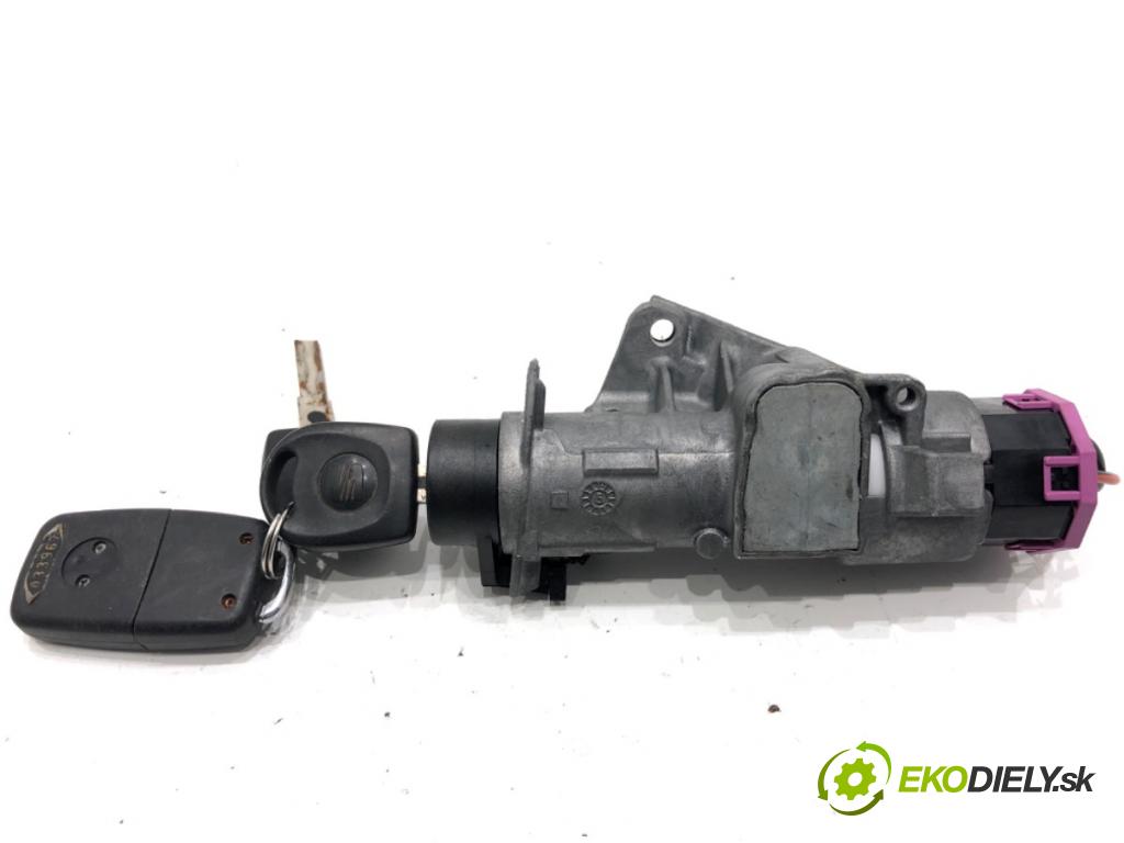 SEAT CORDOBA II sedan 2005 55 kW 1.4 16V 1390 spinačka 4B0905851C (Spínacia skrinka)