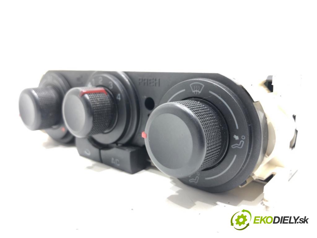 SEAT CORDOBA II sedan 2005 55 kW 1.4 16V 1390 Panel ovládania kúrenia 6L0820045A (Prepínacie páčky pod volantom)