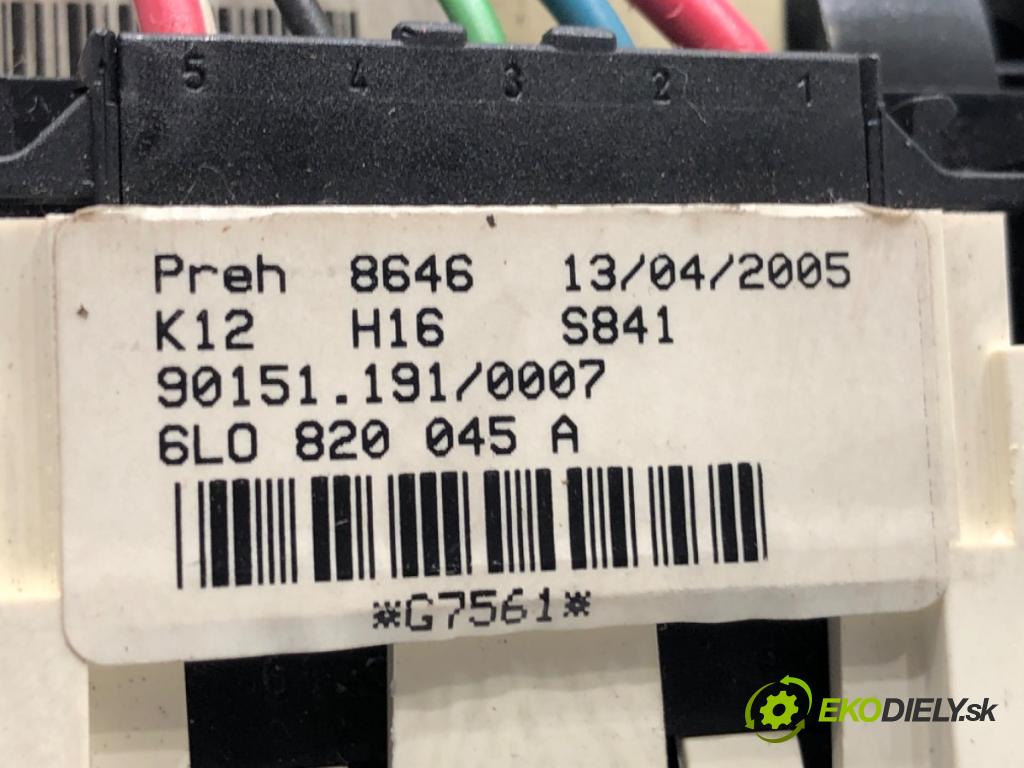 SEAT CORDOBA II sedan 2005 55 kW 1.4 16V 1390 Panel ovládania kúrenia 6L0820045A (Prepínacie páčky pod volantom)