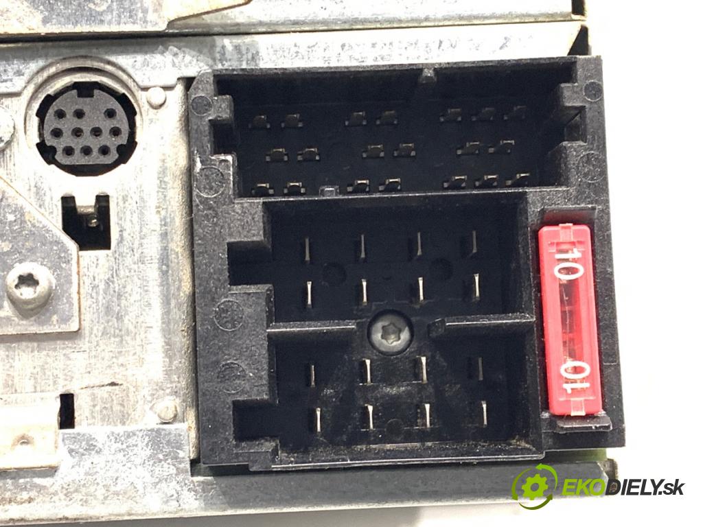 AUDI A6 C5 sedan 2002 162 kW 3.0 2976 RADIO 4B0035192K (Audio zariadenie)