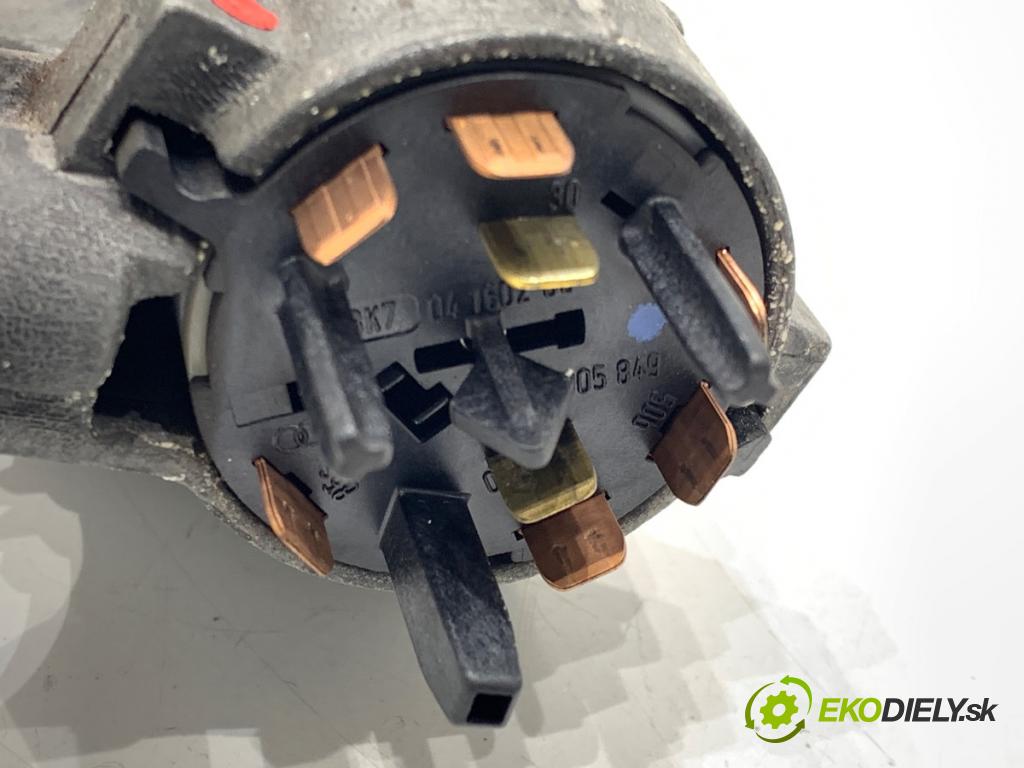 AUDI A6 C5 sedan 2002 162 kW 3.0 2976 spinačka 4B0905851C (Spínacia skrinka)