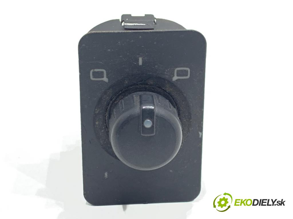 AUDI A6 C5 sedan 2002 162 kW 3.0 2976 Prepínač nastavenia spätných zrkadiel 4B0959551B (Prepínacie páčky pod volantom)