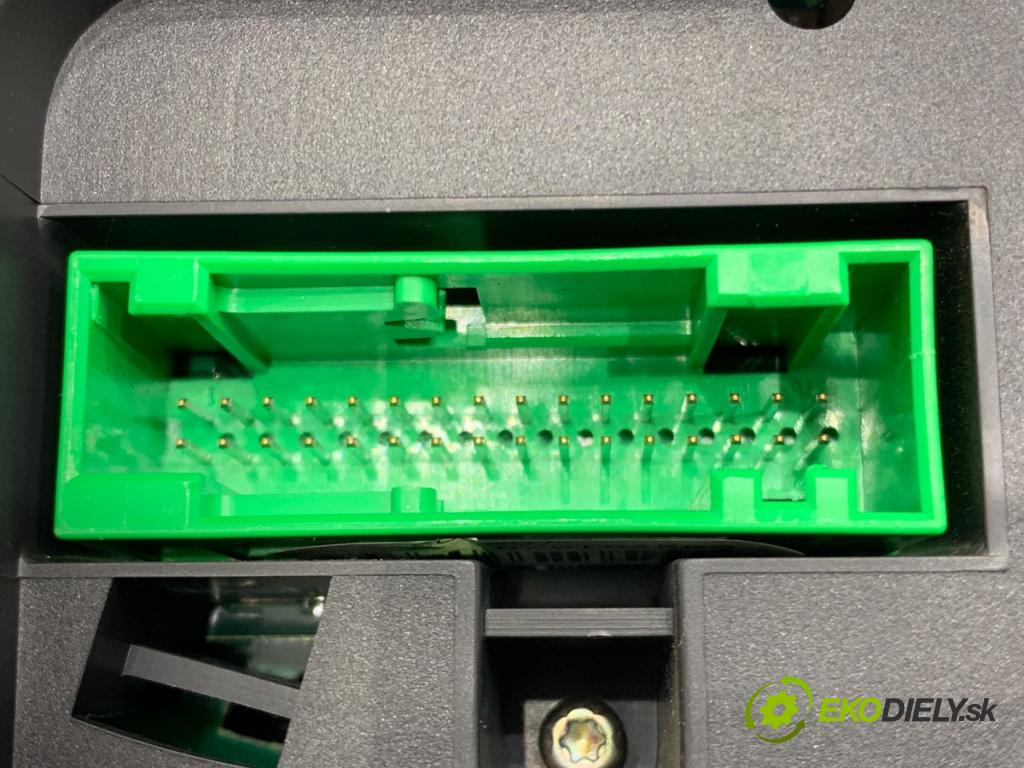 AUDI A6 C5 sedan 2002 162 kW 3.0 2976 Prístrojovka 110.080.128/002 (Prístrojová doska)