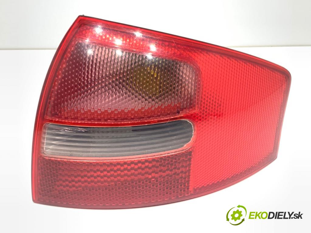 AUDI A6 C5 sedan 2002 162 kW 3.0 2976 Svetlo pravy zad 4B5945096B