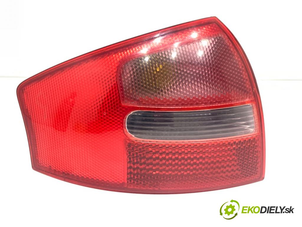 AUDI A6 C5 sedan 2002 162 kW 3.0 2976 Svetlo ľavy zad 4B5945095B
