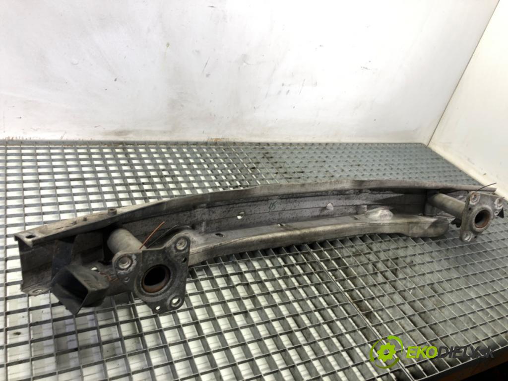 AUDI A6 C5 sedan 2002 162 kW 3.0 2976 výztuha nárazníka přední část 4B0807109P (Přední výztuha)