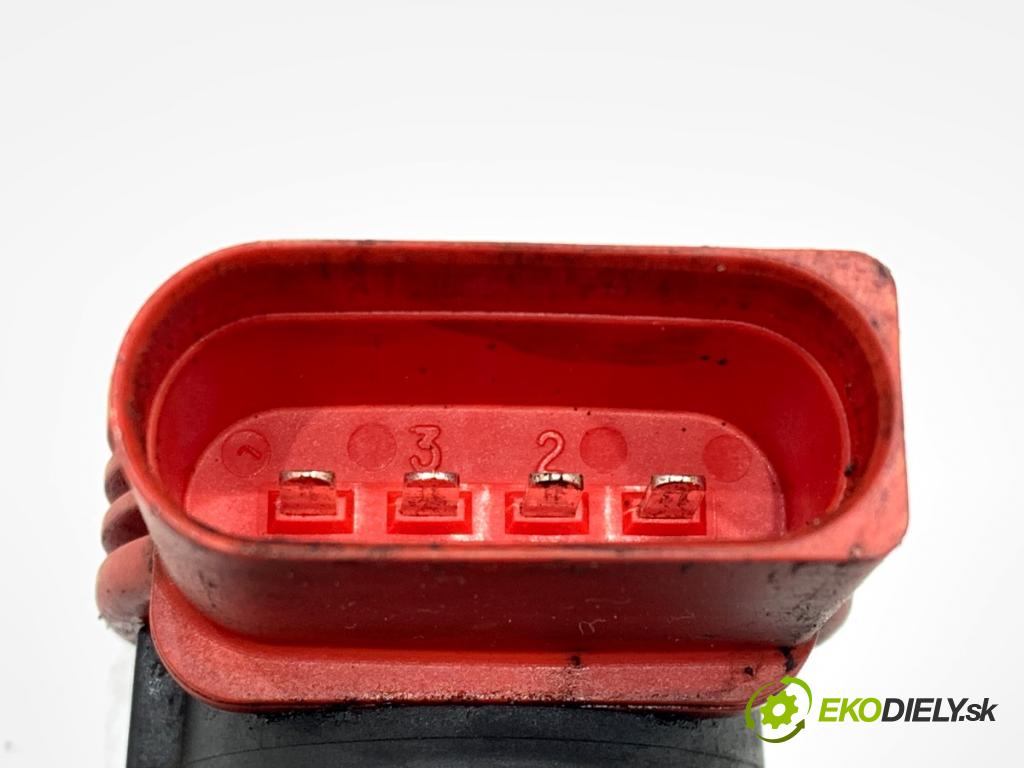 AUDI A6 C5 sedan 2002 162 kW 3.0 2976 Cievka zapaľovacia 0040102051 (Zapaľovacia cievka)