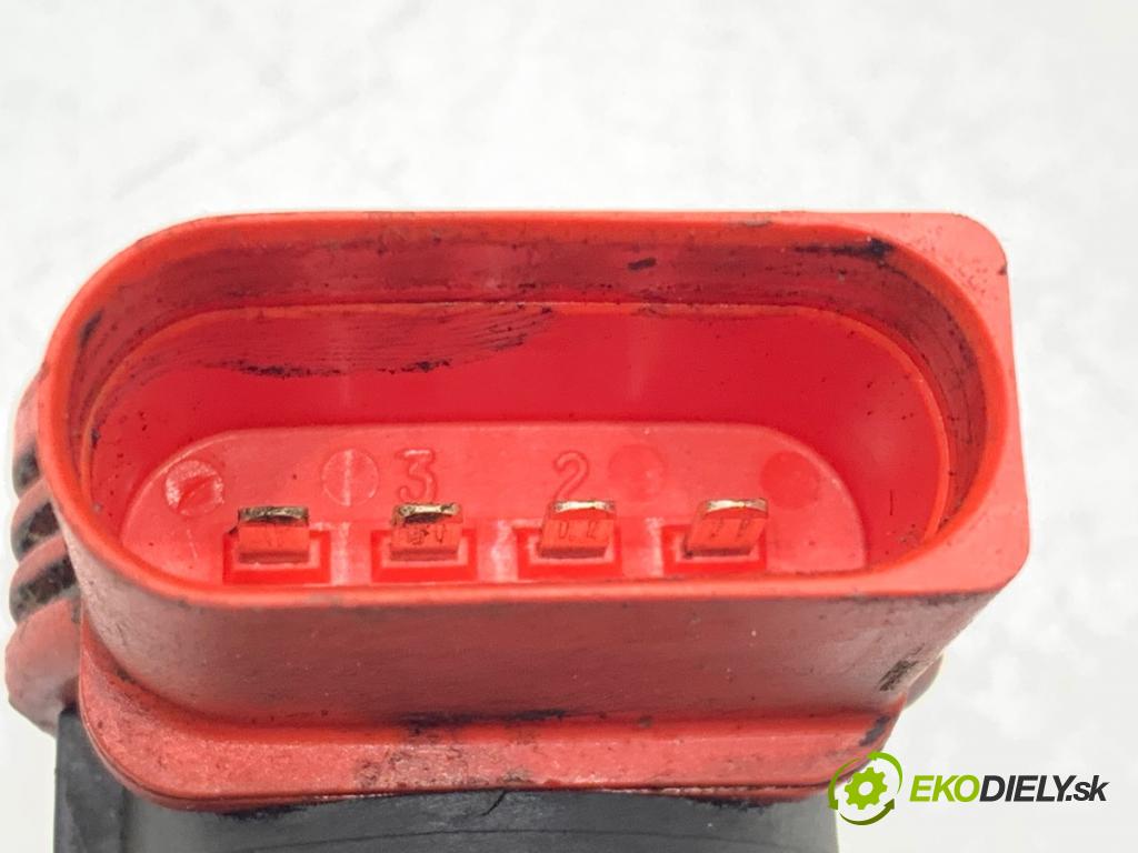 AUDI A6 C5 sedan 2002 162 kW 3.0 2976 Cievka zapaľovacia 0040102051 (Zapaľovacia cievka)