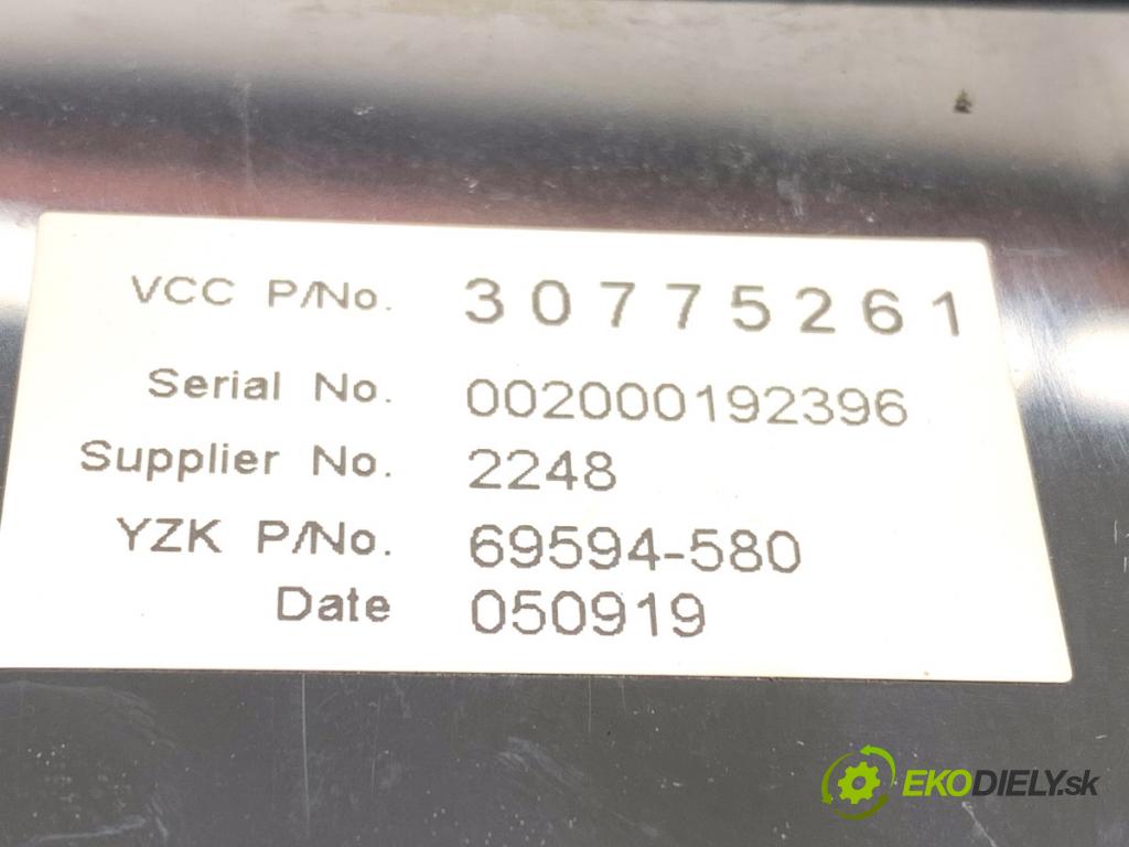 VOLVO V50 Kombi 2006 80 kW 1.6 D 1560 Dislpej 30775261 (Prístrojová doska)