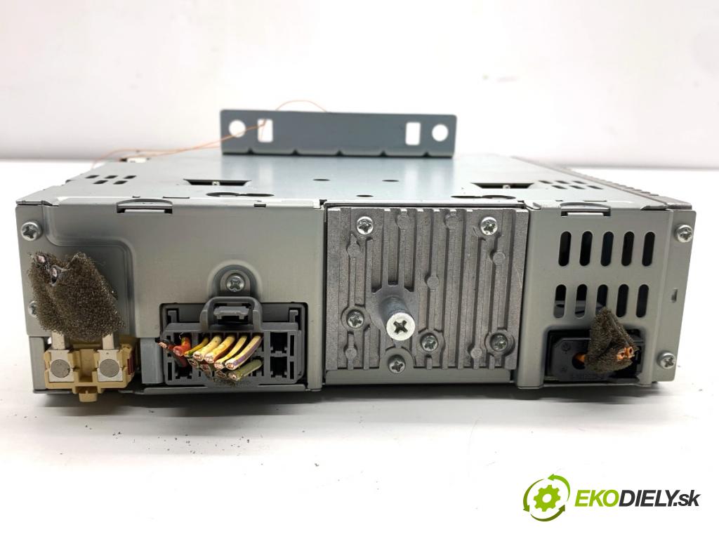 VOLVO V50 Kombi 2006 80 kW 1.6 D 1560 RADIO 30775284 (Audio zariadenie)