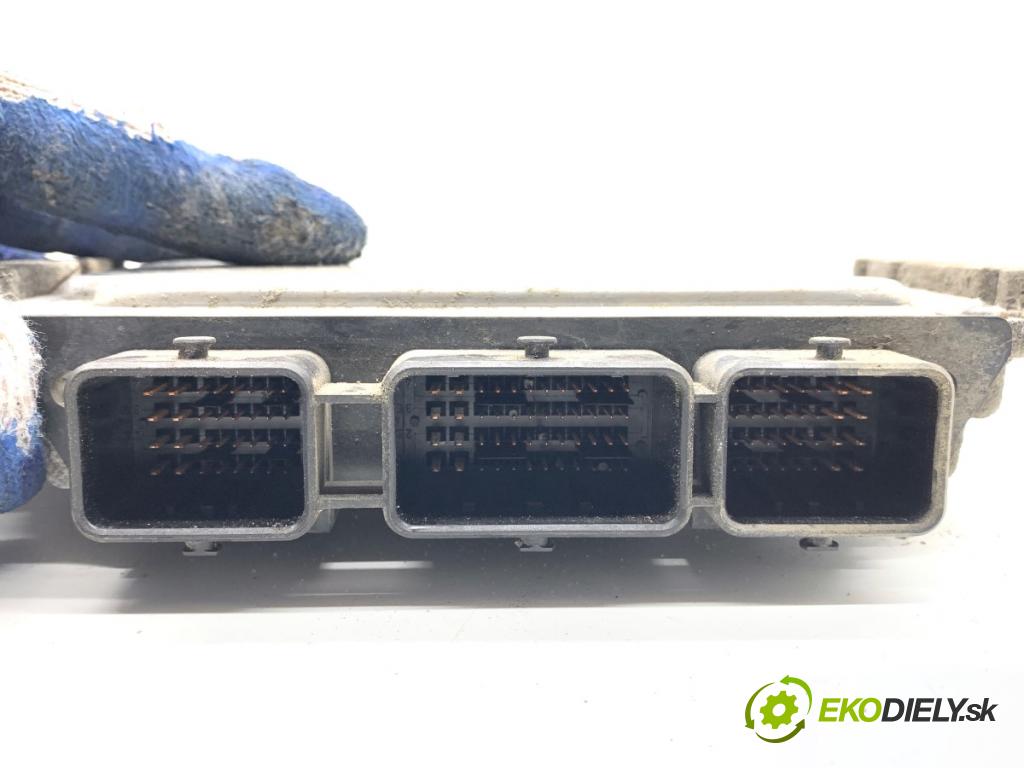 VOLVO V50 Kombi 2006 80 kW 1.6 D 1560 riadiaca jednotka Motor 4N51-12A650-BA (Riadiaca jednotka)