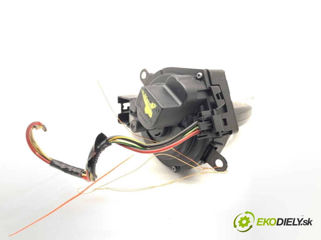 VOLVO V50 Kombi 2006 80 kW 1.6 D 1560 spinačka 30768036 (Spínacia skrinka)