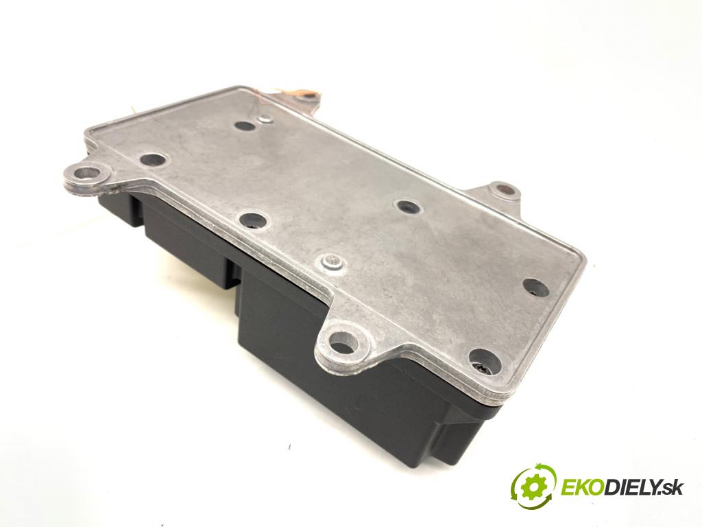 VOLVO V50 Kombi 2006 80 kW 1.6 D 1560 senzor airbag 30773059 (Snímač)