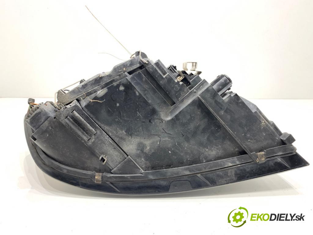VOLVO V50 Kombi 2006 80 kW 1.6 D 1560 Svetlomet ľavy predný 30698885