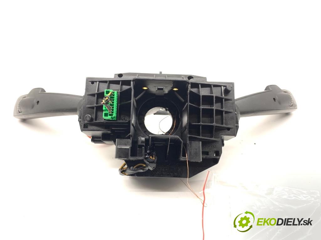 VOLVO V50 Kombi 2006 80 kW 1.6 D 1560 Prepínač kombinovaný P30710342 (Prepínacie páčky pod volantom)