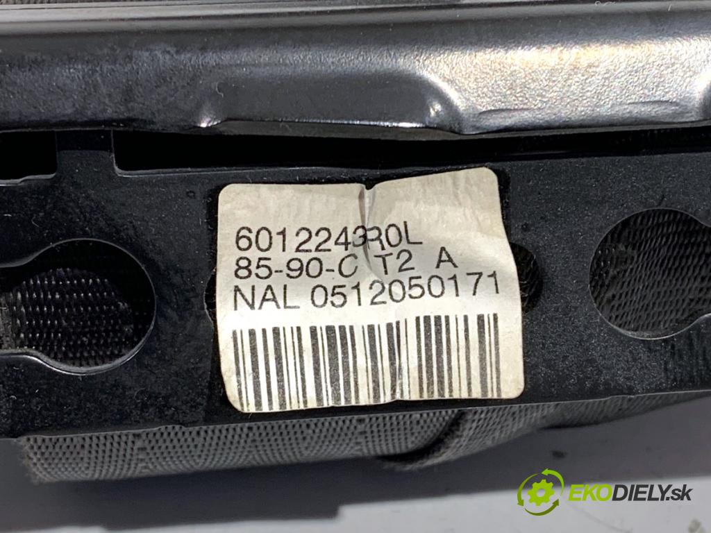 VOLVO V50 Kombi 2006 80 kW 1.6 D 1560 Držiak BEZPEČNOSŤ pravy predný 30661789