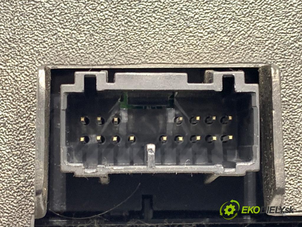 VOLVO V50 Kombi 2006 80 kW 1.6 D 1560 Panel ovládania kúrenia  (Prepínacie páčky pod volantom)