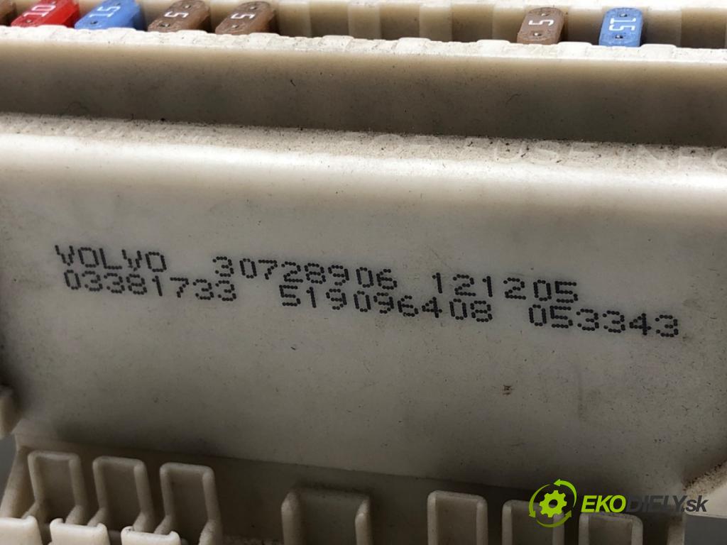 VOLVO V50 Kombi 2006 80 kW 1.6 D 1560 modul BSI 30728906 (Pojistková skříňka)