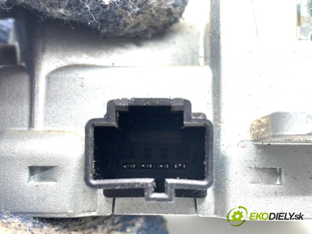 VOLVO V50 Kombi 2006 80 kW 1.6 D 1560 blokáda volantu P30741403 (Riadenie ostatné)