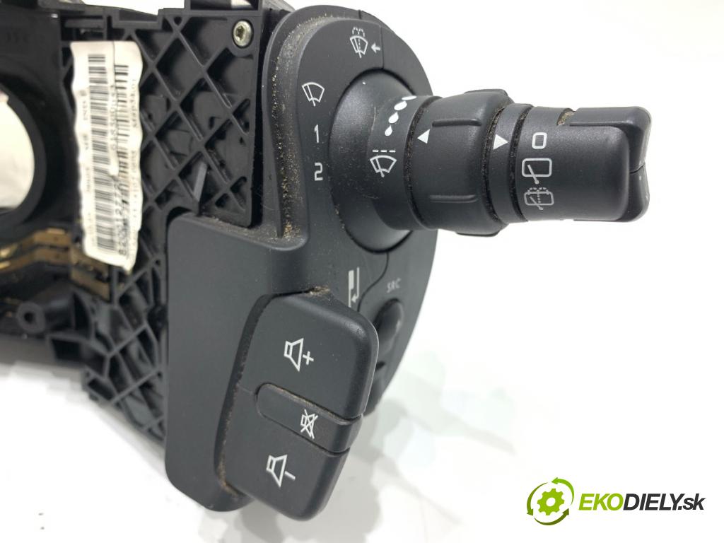 RENAULT SCÉNIC II nadwozie wielkoprzestrzenne (MPV) 2004 99 kW 2.0 (JM05, JM0U, JM1N, JM1U, JM2V) 1998 Prepínač kombinovaný 8200127728 (Prepínacie páčky pod volantom)