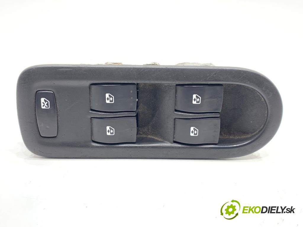 RENAULT SCÉNIC II nadwozie wielkoprzestrzenne (MPV) 2004 99 kW 2.0 (JM05, JM0U, JM1N, JM1U, JM2V) 1998 Prepínač okien 156018070 (Prepínacie páčky pod volantom)