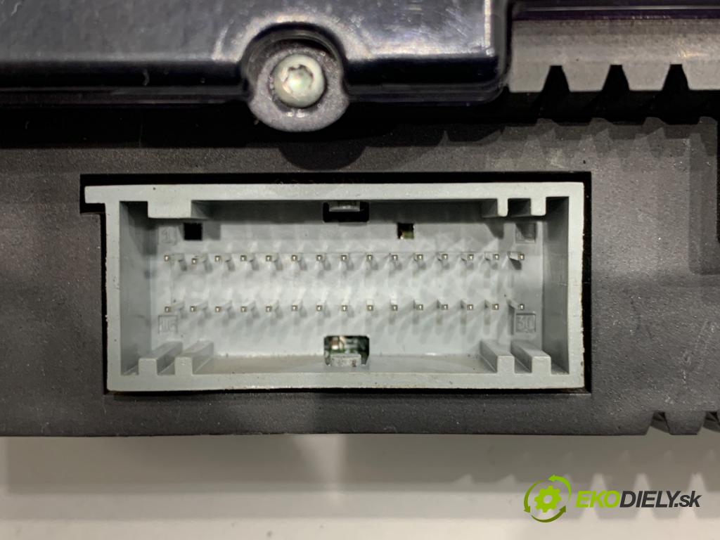 RENAULT SCÉNIC II nadwozie wielkoprzestrzenne (MPV) 2004 99 kW 2.0 (JM05, JM0U, JM1N, JM1U, JM2V) 1998 Prístrojovka P8200365609C (Prístrojová doska)