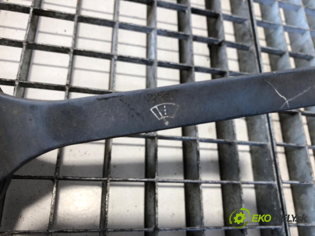 STAR   1985    Prepínač kombinovaný  (Prepínacie páčky pod volantom)