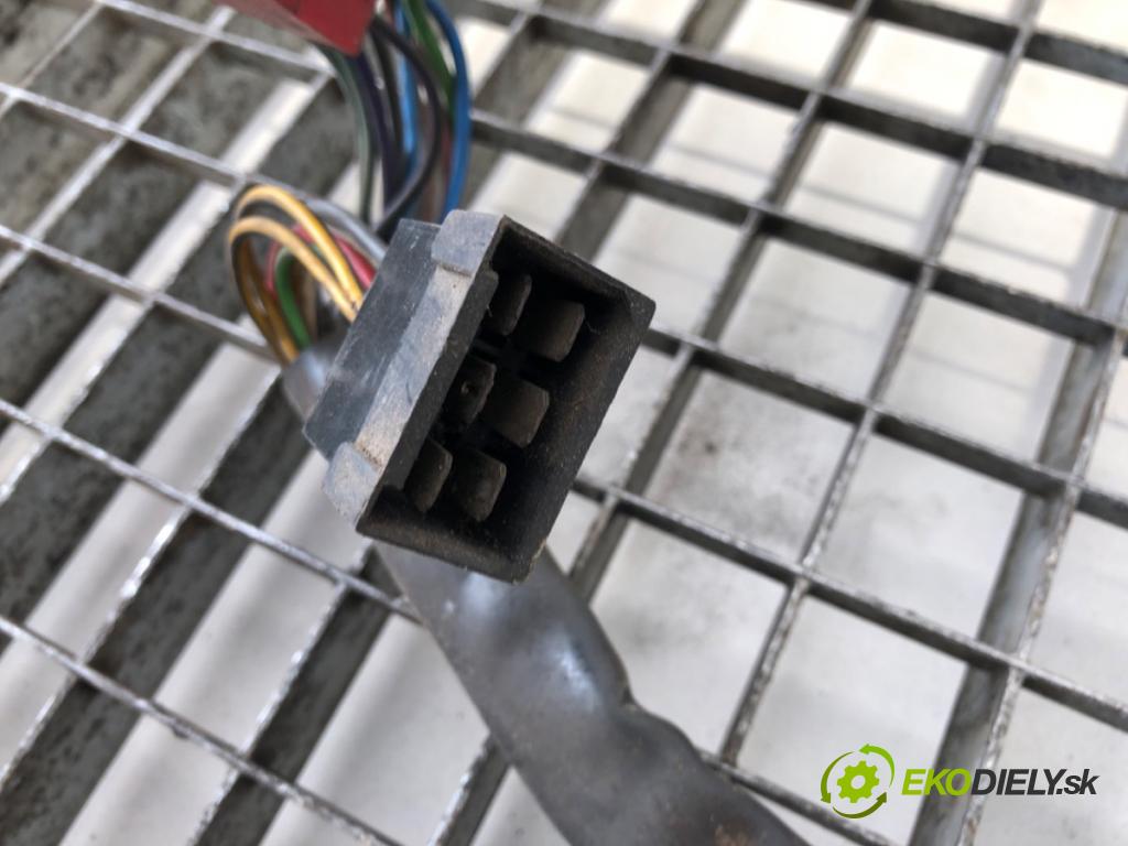 STAR   1985    Prepínač kombinovaný  (Prepínacie páčky pod volantom)