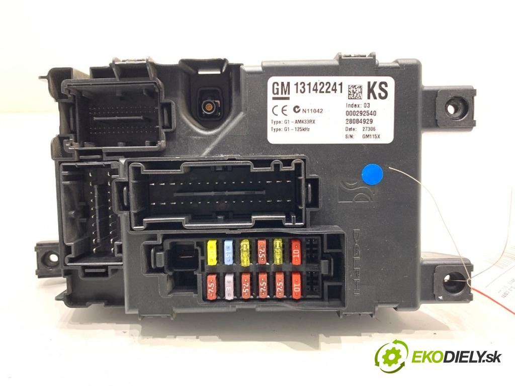 OPEL CORSA D liftback 2006 66 kW 1.3 CDTI (L08, L68) 1248 modul BSI 13142241 (Pojistková skříňka)
