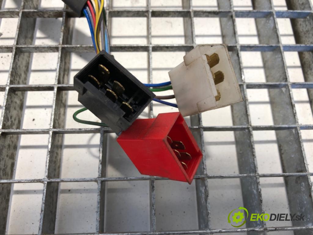 JELCZ   1988    Prepínač kombinovaný  (Prepínacie páčky pod volantom)